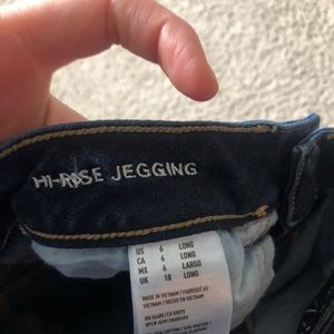 American Eagle Hi-Rise Jeans